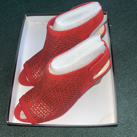 Vince Camuto Women’s Sz 9M shoes heeled boots suede red comfort style - Picture 2 of 11